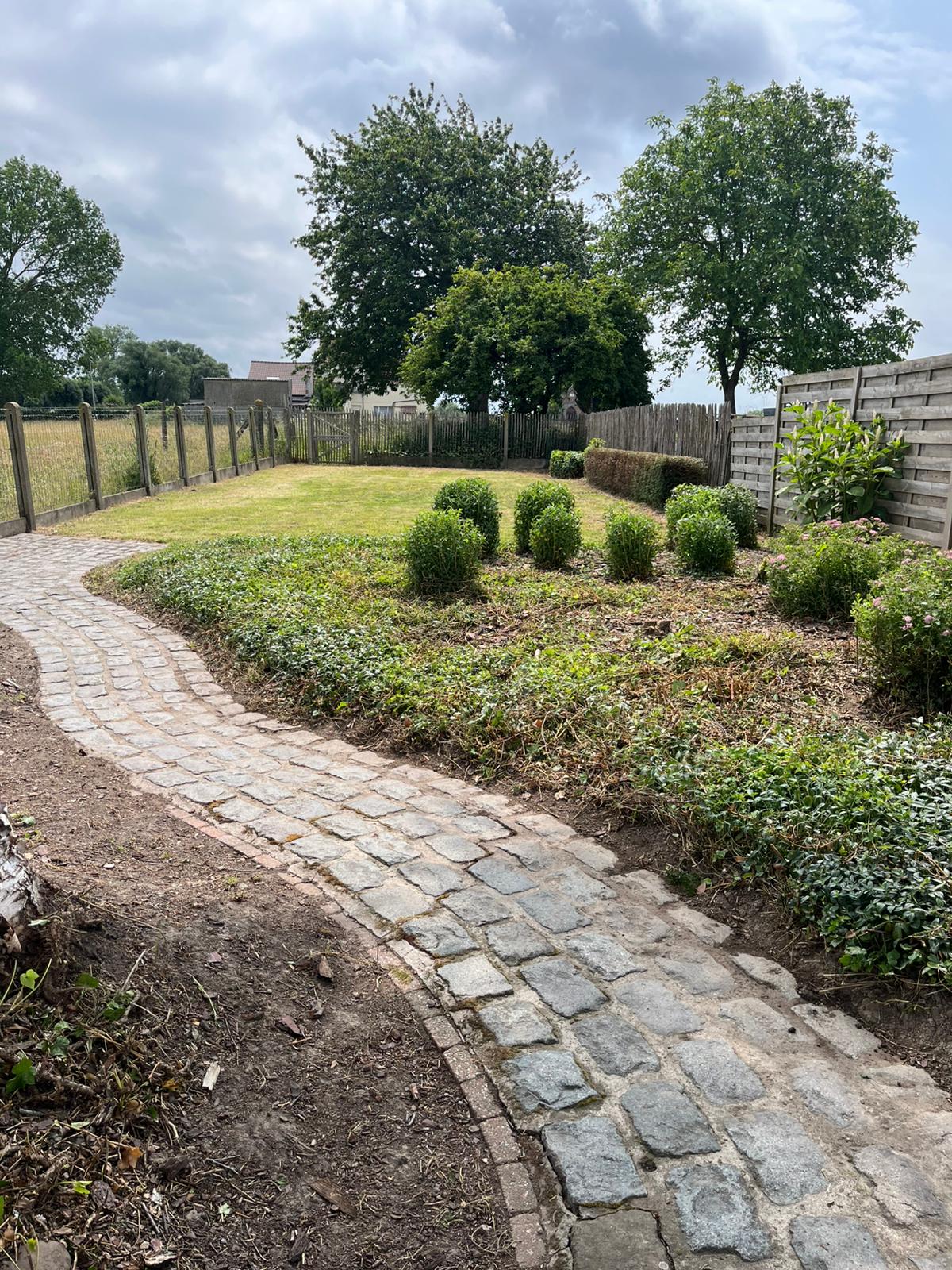 Ruime woning met 4 slaapkamers, 2 badkamers en grote tuin - foto 5