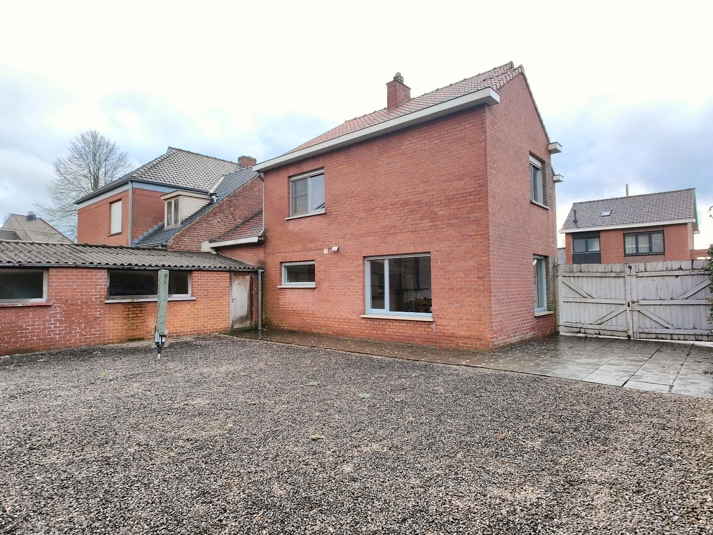 Halfopen woning met tuin en garage op 385 m² - foto 4