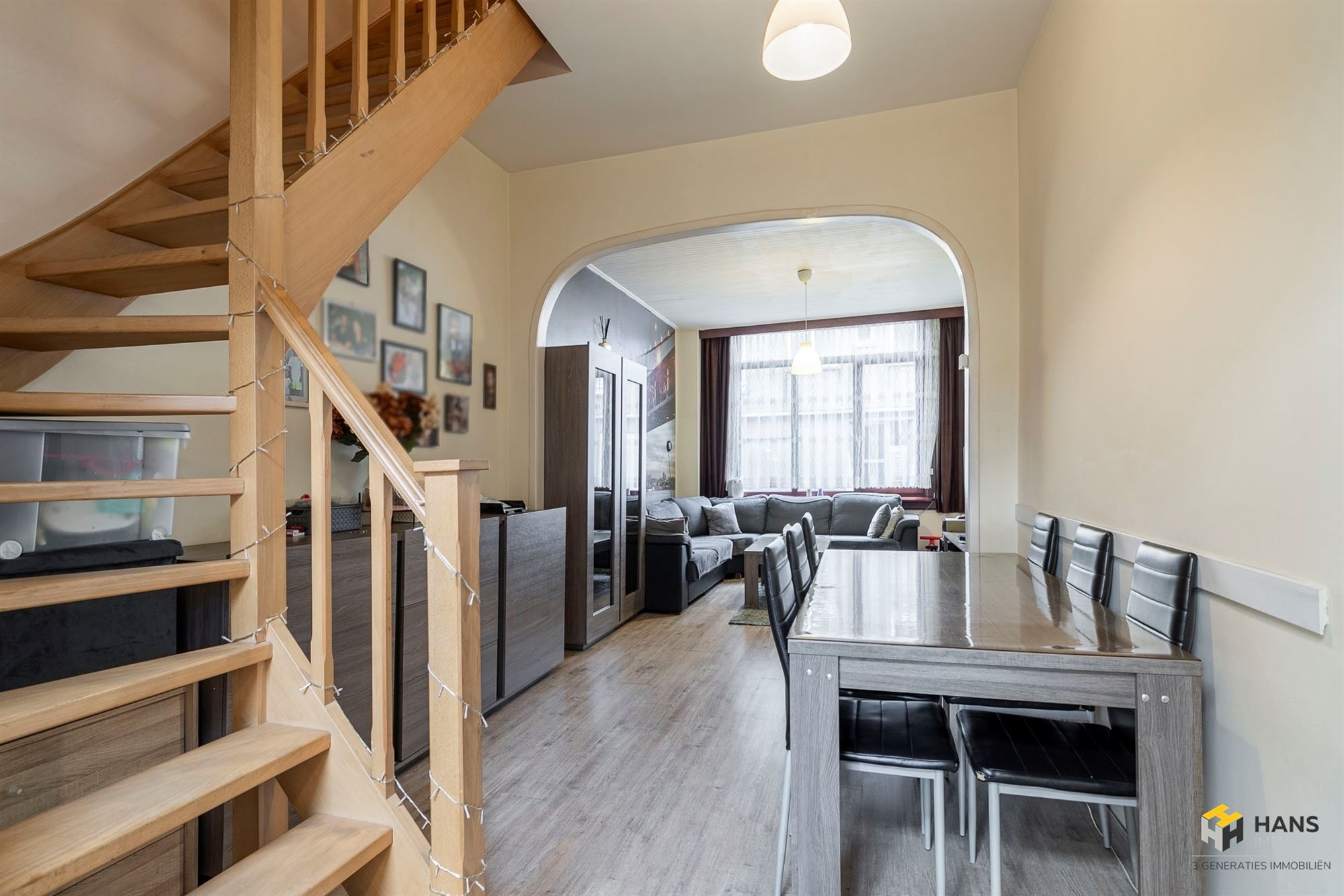 Woonhuis (148 m²) met 3-4 slaapkamers, 2 badkamers terras (5 m²) en tuin (25 m²) in Mortsel. - foto 1