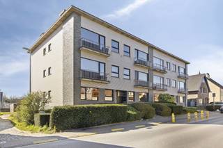 Bent u op zoek naar een instapklaar en smaakvol gerenoveerd appartement op een rustige locatie? Dan is dit appartement aan de Bergstraat in Berg...