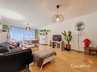 <p><strong>Casalina Real Estate biedt u exclusief te huur </strong>– Aangenaam appartement van 85 m² met zuidgericht terras, gelegen op de 4e verdieping met lift. Dicht bij winkels, scholen, openbaar vervoer (bus 63, 66, 80), het sportcentrum van Evere en de NAVO. Ideale ligging voor wie rustig wil wonen met alles binnen handbereik.<br /><br /><strong>Indeling van het appartement</strong><br />Inkomhal met ingebouwde kasten<br />Woonkamer van 37 m² met toegang tot het zuidgericht terras<br />Half ingerichte keuken<br />2 slaapkamers van 11 m² en 14 m²<br />Badkamer<br />Apart toilet<br /><br /><strong>Aanvullende informatie</strong><br />Laminaatvloeren in woonkamer, slaapkamers en inkomhal<br />Kelder aanwezig<br />Mogelijkheid tot huren staanplaats in het gebouw voor +75€/maand<br /><br /><strong>Informatie over de syndicus / lasten</strong><br />Lasten: € 225/maand, met provisie verwarming en water.<br /><br /><strong>Juridische informatie</strong><br />EPC = B-, 88 kWh/m²/jaar<br />Vrij vanaf 01/02/2026<br /><br /><strong>Voor meer informatie en foto’s, bezoek onze website www.casalina.be.</strong><br /><strong>Om een bezoek te plannen, stuur een e-mail naar info@casalina.be. </strong></p>