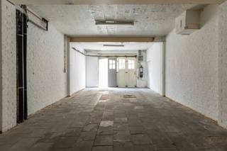  TE KOOP: Uniek opbrengsteigendom met garages (+/- 95 m2) en studio's in het hart van Brugge! Dit eigendom wordt u aangeboden onder het systeem van...