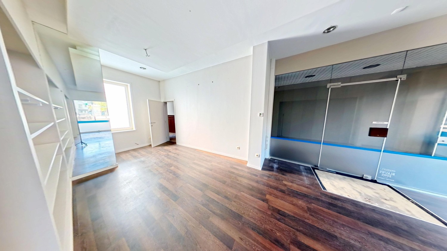 Handelspand met zeer ruim appartement in het centrum Brakel! - foto 2