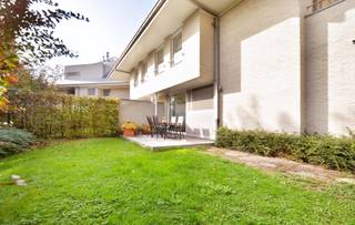 TE KOOP IN AALSTRustig en centraal gelegen gelijkvloers appartement met tuin.Ontdek dit ruime en comfortabele gelijkvloerse appartement van maar...