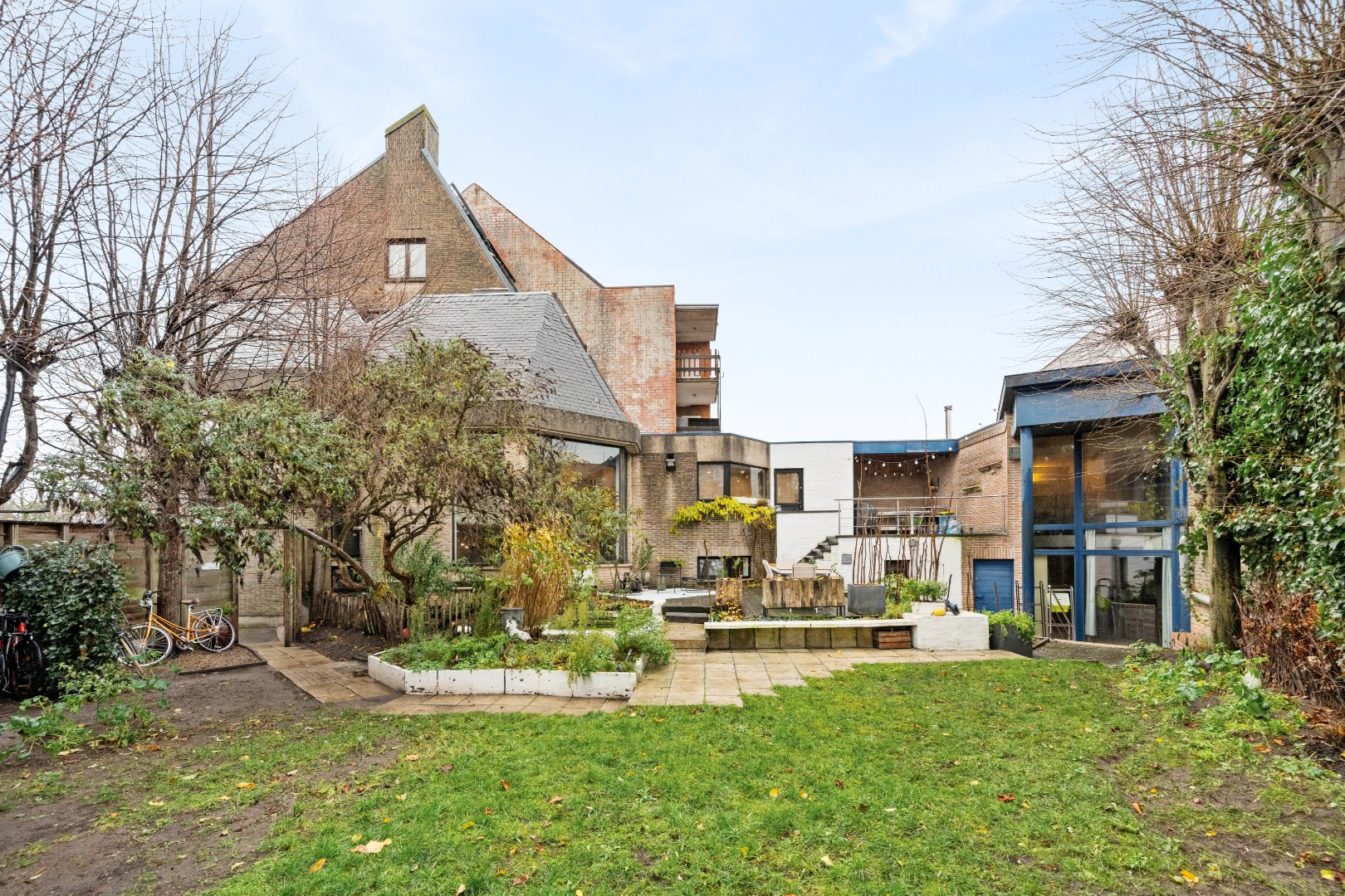 IN OPTIE Unieke architectenwoning met riante stadstuin en polyvalente ruimte in hartje Lokeren - foto 2