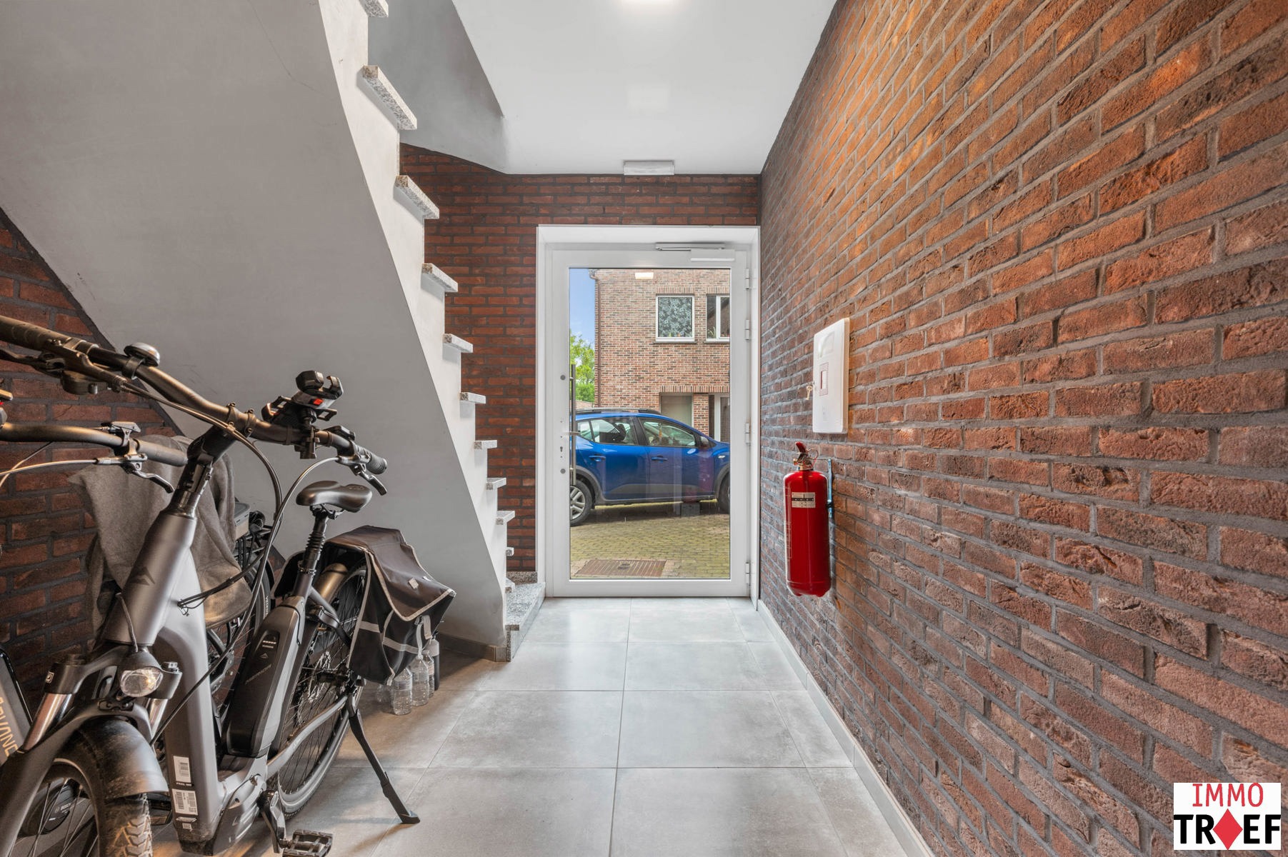 Gelijkvloers appartement met 2 slaapkamers+overdekte parking - foto 2