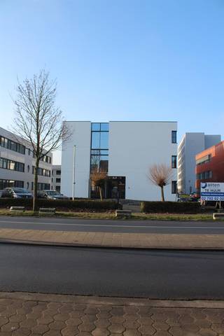 Te huur: centraal gelegen kantoorgebouw te Aalst (Erembodegem). Deze centraal gelegen kantoorruimte bevindt zich te Erembodegem op de...