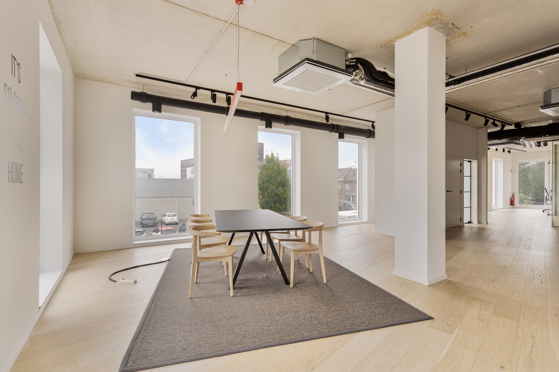 Commercial à vendre à Sint-Pieters-Leeuw - photo 1