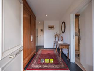 <strong>VRIJSTAANDE WONING MET 5 SLAAPKAMERS EN 2 BADKAMERS OP EEN PERCEEL VAN 11A29CA TE MAASEIK.</strong><br /><br /><strong>TROEVEN</strong><br />- Goede ligging in een doodlopende straat.<br />- Energielabel B. <br />- Elektrische installatie is conform de voorschriften van het AREI.<br />- Airco. <br />- Zonnepanelen.<br />- Bruikbare vloeroppervlakte cfr. EPC: 195m².<br />- 5 Slaapkamers, 2 badkamers.<br />- Ideale levensloopwoning.<br />- Inpandige garage. <br />- Fijne buitenbeleving door de totale grondoppervlakte van 11a29ca.<br /><br /><strong>KELDERVERDIEPING</strong><br />- 4 Kelderruimtes inclusief garage van (40m²) en wasplaats/berging: tegelvloer.<br /><br /><strong>GELIJKVLOERS</strong><br />- Inkomhal ((1,98m x 4,68m) + (1,10m x 4,47m) =14,18m²): tegelvloer.<br />- Woonkamer ((5,00m x 5,04m) + (4,00m x 3,74m) =40,16m²): airco LG, radiatoren, elektrische haard, spotjes, laminaatvloer.<br />- Keuken (4,10m x 3,60m =14,76m²): onder- en bovenkasten, lades, inductiekookplaat, dampkap, microgolfoven, koelkast, vaatwasser, tegelvloer.<br />- Toilet (0,85m x 1,40m =1,19m²): hangtoilet, wasbakje met onderkast, tegelvloer.<br />- Sas (1,40m x 1,72m =2,41m²): tegelvloer.<br />- Slaapkamer 1 (2,90m x 4,84m =14,04m²): vinyl.<br />- Slaapkamer 2 (3,80m x 4,30m =16,34m²): inbouwkasten, airco LG, laminaatvloer.<br />- Berging/wasplaats (3,00m x 3,80m =11,40m²): aansluiting wasmachine en droogkast inbouwkasten, tegelvloer.<br />- Badkamer (2,11m x 3,60m =7,60m²): dubbele lavabo, kolomkast, douche, bad, elektrische verwarming, tegelvloer.<br /><br /><strong>VERDIEPING +01 (76m²)</strong><br />- Overloop: houten vloer.<br />- Slaapkamer 3: houten vloer.<br />- Slaapkamer 4: doorgang naar andere slaapkamer, houten vloer.<br />- Slaapkamer 5: houten vloer.<br />- Badkamer: badkamermeubel met enkele lavabo, onderkast en lades, aparte douche, houten vloer.<br /><br /><strong>EXTERIEUR</strong><br />- Tuinkamer: tegelvloer.<br />- Prieeltje.<br />- Terras.<br />- Vijver.<br />- Grote tuin.<br /><br />Bekijkt u deze advertentie via een aanverwante vastgoedsite, surf dan zeker naar onze website www.N78vastgoed.be voor een uitgebreide beschrijving en foto's. Meer info: +32 (0)89 86 18 88 of info@N78vastgoed.be.