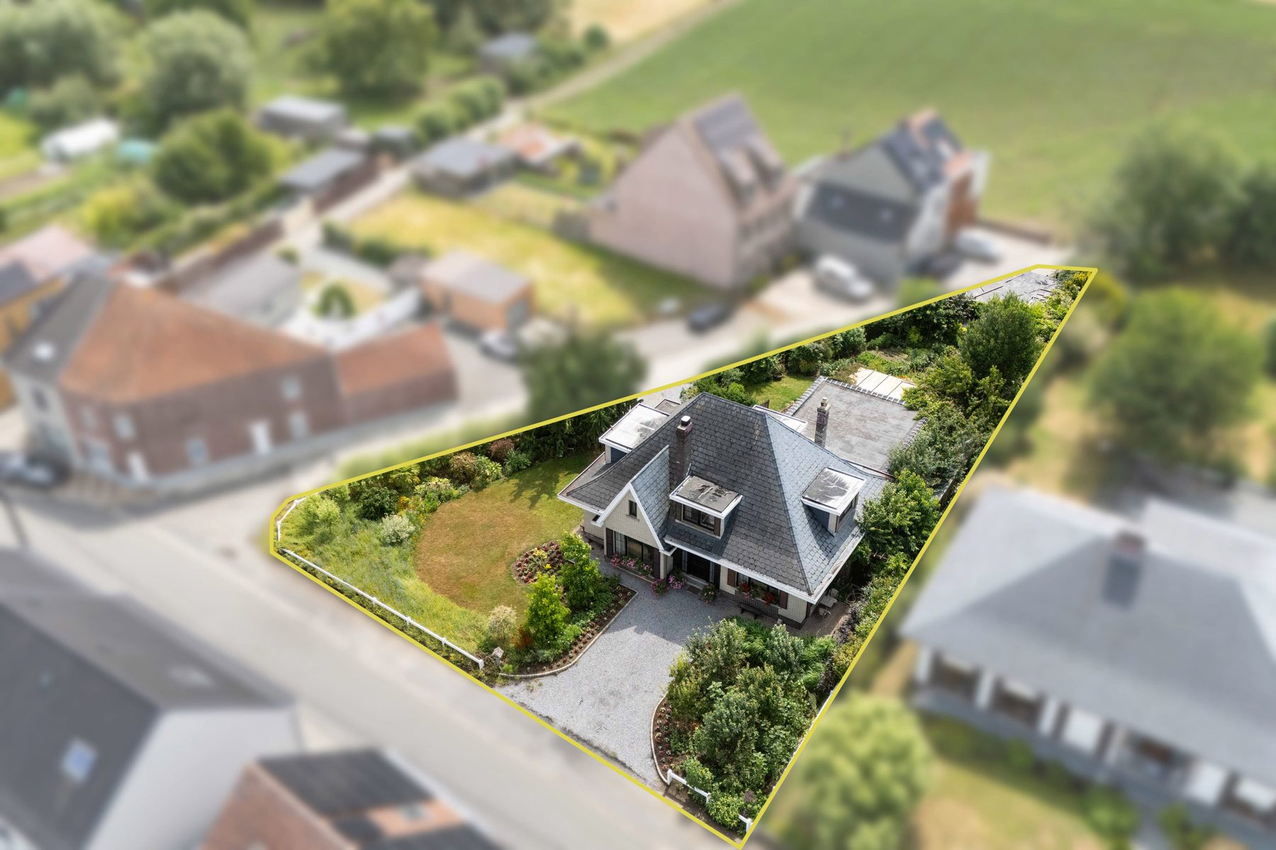 Aangename woning met 4slpk, tuin + garage  - foto 2