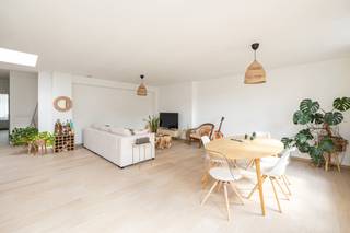 ENKEL BEZOEKEN MOGELIJK DOOR ONDERSTAANDE LINK VOLLEDIG EN CORRECT IN TE VULLEN: mijnhuurprofiel.beIndeling: inkomhal met apart toilet, ruime...