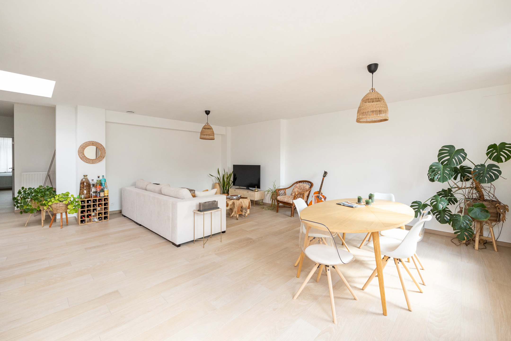 Luxueus gelijkvloers appartement met tuin en garage te huur in het centrum van Westmalle! - foto 2