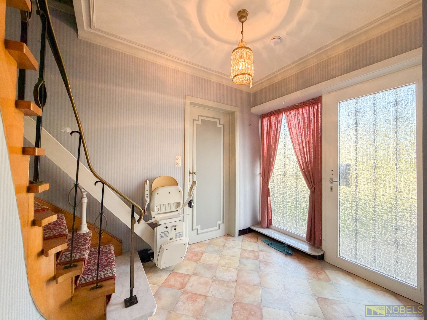 Te koop, Te renoveren gezinswoning met 5 slaapkamers nabij het centrum van Oudenaarde! - foto 4