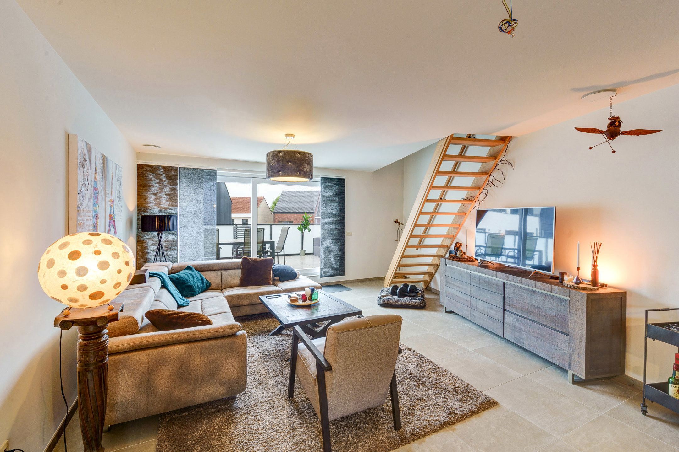 Modern duplexappartement met open leefruimte en groot terras - foto 3