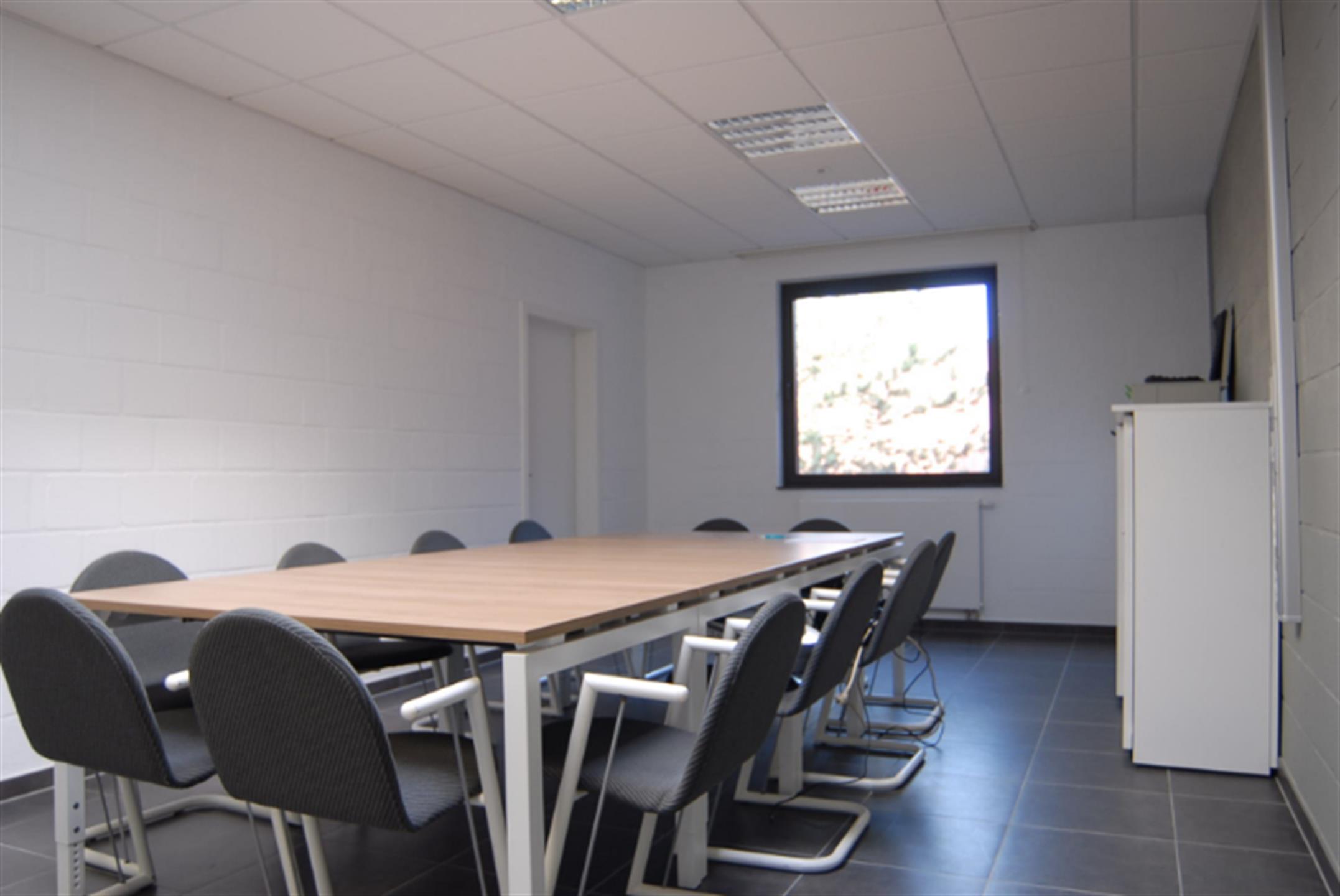 Commercial à louer à Houthalen-Helchteren - photo 2