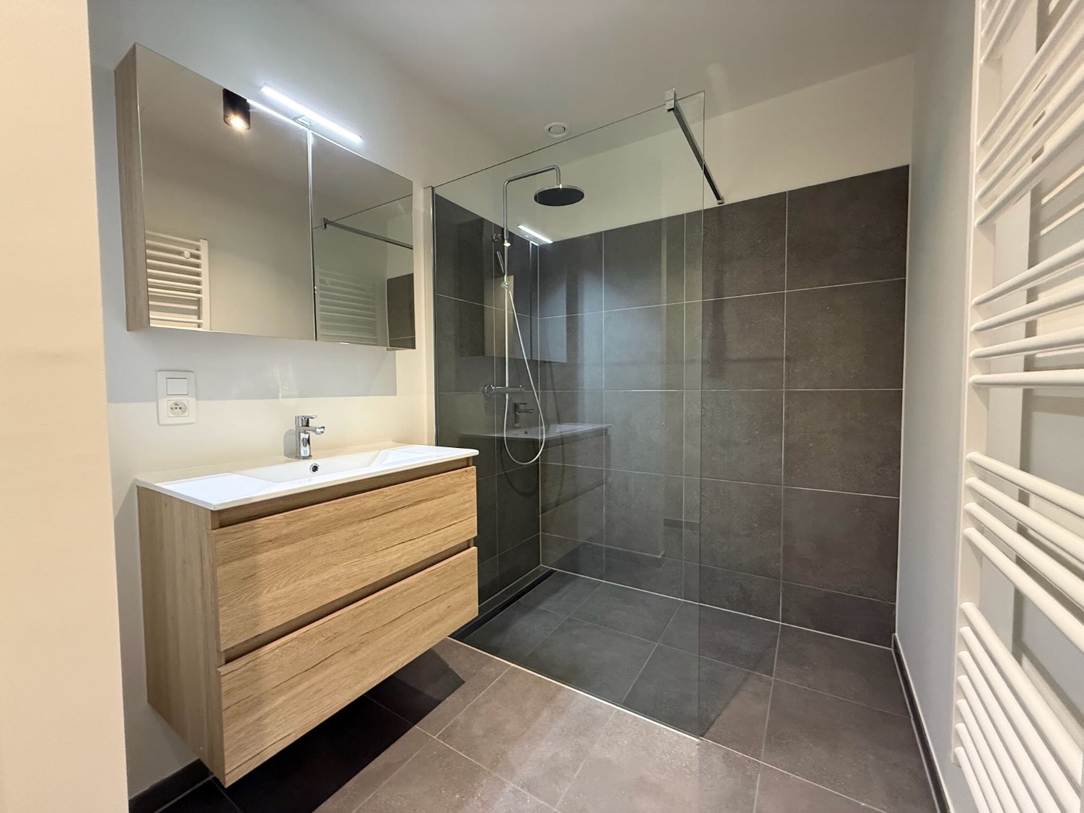 Appartement te huur in Antwerpen met 1 slaapkamer - foto 1