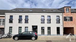Prachtige studio op het gelijkvloers te koop in een zéér verzorgd gebouw met lift, centraal gelegen op een rustige plek. Deze energiezuinige studio...