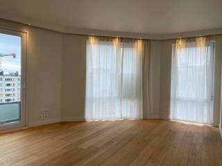 Studio met weids uitzicht in het centrum van Antwerpen!<br /><br />GA NAAR WWW.DEBOERENPARTNERS.BE OM RECHTSTREEKS UW ONLINE AFSPRAAK IN TE PLANNEN<br /><br />Deze gezellige studio (ca. 35m²) is gelegen op de Belgiëlei in hartje Antwerpen.<br /><br />De studio is voorzien van:<br />- Leefhoek<br />- Slaaphoek<br />- Keuken <br />- Aparte badkamer met toilet, wastafel en douche<br /><br />Bijzonderheden:<br />- <strong>AK €125 euro/maand</strong> voor verbruik en onderhoud gemeenschappelijke delen en water<br />- Beschikbaar vanaf 01/06<br /><br /><br />GA NAAR WWW.DEBOERENPARTNERS.BE OM RECHTSTREEKS UW ONLINE AFSPRAAK IN TE PLANNEN