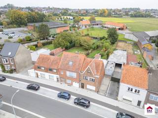 Verzorgde woning met 2 slpks en grote tuin op 431m² in centrum Tielt.Ligging: Wonen in het centrum met alles binnen handbereik? Deze verzorgde woning...