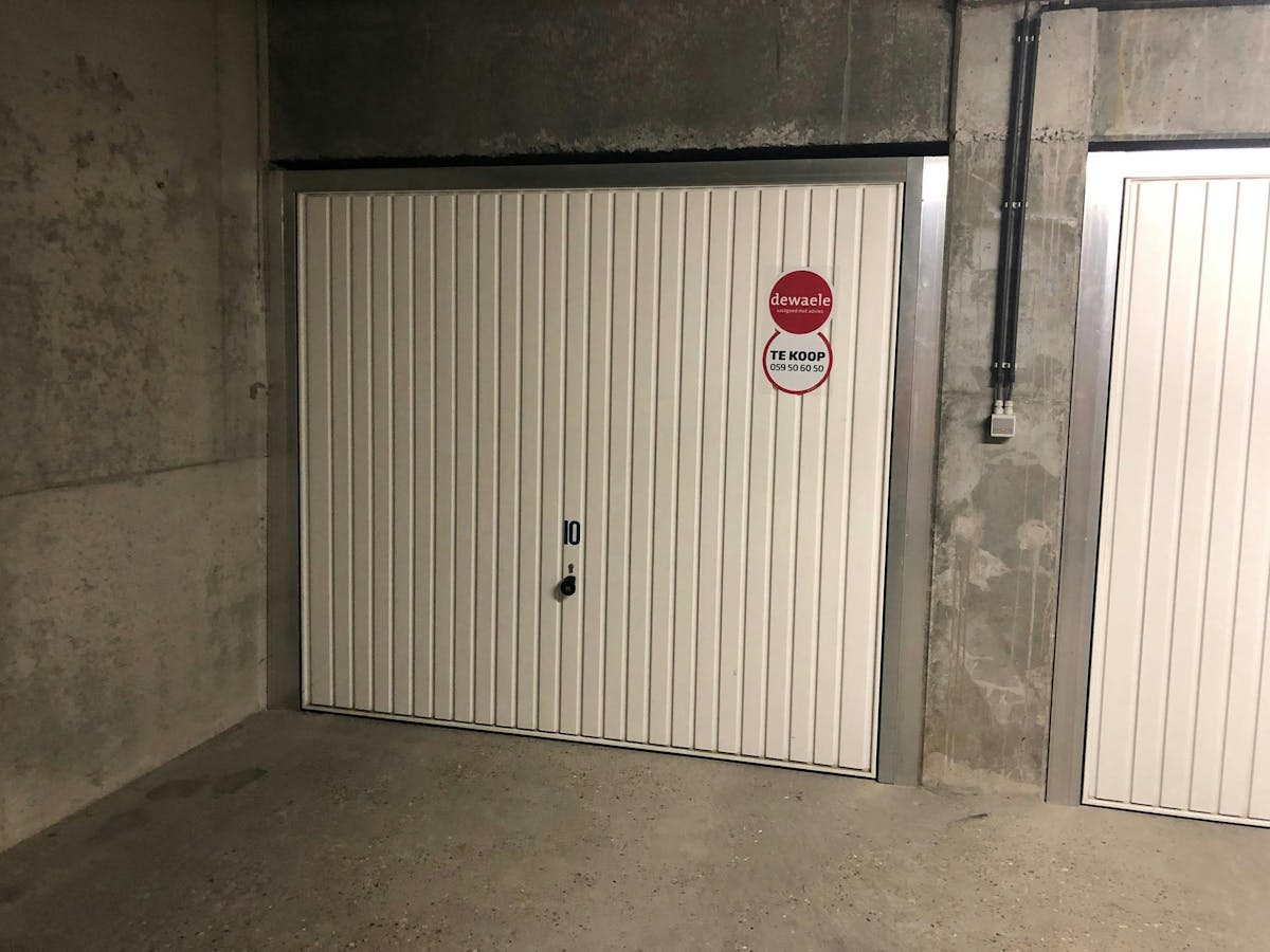Centraal gelegen garagebox te koop ! - foto 3
