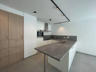 Ontdek dit prachtige, recente en lichtrijke appartement gelegen in het charmante Tervuren.Bij het betreden van het appartement komt u in een inkomhal...