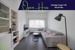 Deze instapklare en energiezuinige woning combineert modern comfort met een warme, smaakvolle uitstraling. <br />De royale inkomhal verwelkomt je in in je nieuwe thuis met verrassend veel ruimte en licht, mede dankzij de hoge plafonds.<br /><br />De woning beschikt over drie volwaardige slaapkamers, ideaal voor gezinnen of wie extra ruimte zoekt voor een bureau of hobbykamer. Het gelijkvloers biedt een aangename woonkamer met eetplaats en zithoek. <br />Verder een ruime en goed uitgeruste leefkeuken die toegang biedt tot terras en tuin.<br />Achteraan geniet je van een nieuw aangelegd zuidgericht terras met veel privacy, perfect om in alle rust te ontspannen of gezellig te tafelen. <br /><br />Verder is er een praktische berg- en wasplaats die zorgt voor extra gebruiksgemak.<br /><br />De nieuwe badkamer is stijlvol afgewerkt en volledig ingericht voor hedendaags comfort met zowel ligbad als handige douche. <br /><br />Kortom: een modern, smaakvol en warm geheel, volledig instapklaar en klaar om nieuwe bewoners te verwelkomen die hier aan hun toekomst bouwen !<br /><br />Contacteer NEON VASTGOED voor meer info !