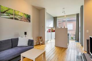 OPEN DEUR Do 30/4. Deze stadswoning is vrijblijvend te bezichtigen op donderdag 30 april tussen 17u30 en 18u30. U bent van harte welkom! Wij bieden...