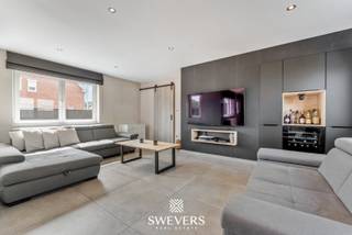 Interesse? Meer informatie op www.SWEVERS.be. - Aan de Beverlosesteenweg 178 in Paal staat een volledig instapklare open bebouwing op een perceel...