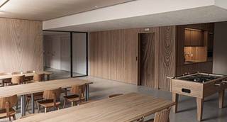 Bovenste verdieping van kantoorgebouw te koop in Genk * A-locatie in Genk's handelscentrum. * Xentro dienstenzone omgeving. * Volledig in te richten...