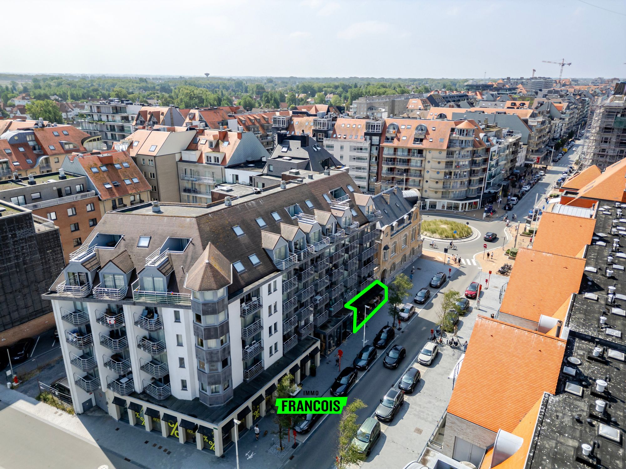 Uitstekend gelegen winkelpand met veel mogelijkheden in het centrum van Nieuwpoort-Bad! - foto 2