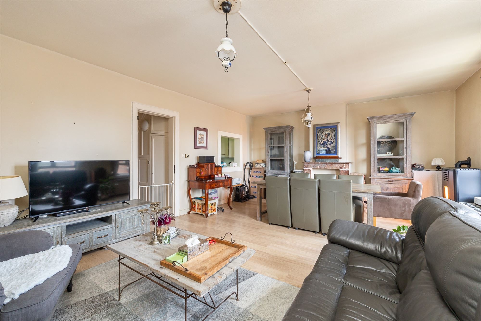 Unique home with versatile possibilities - photo 4
