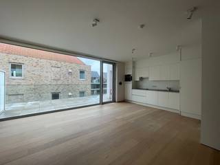 Deze moderne assistentiewoning bevindt zich in de recente residentie 'Clarenhof' te Nieuwpoort-stad.Dankzij de centrale ligging van het gebouw is...