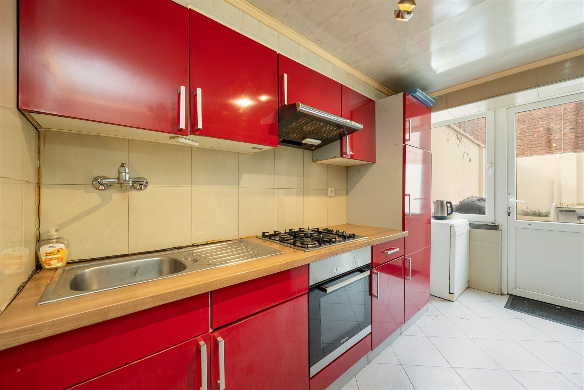 Ruime woning met drie slaapkamers en terras - foto 5