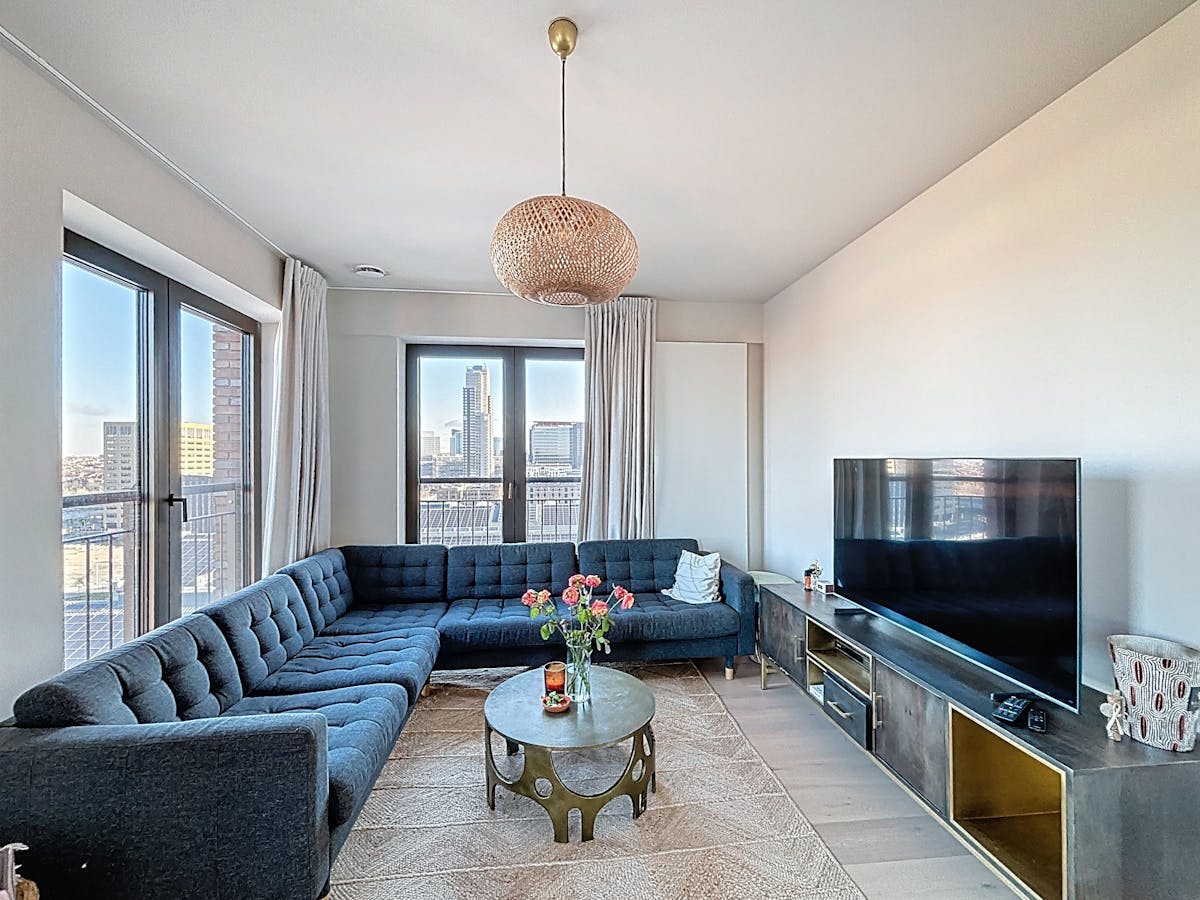 Gemeubeld appartement te huur op het 10e verdiep in T&amp;T - foto 3