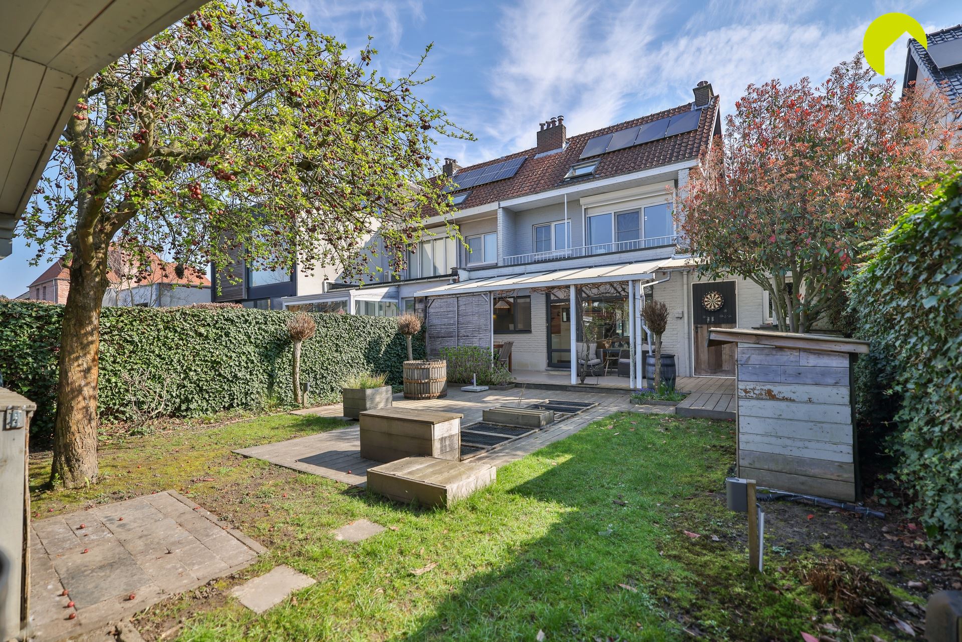 Ruime gezinswoning met 4 slaapkamers in de bloemenwijk te Hove - foto 2