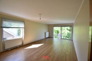 Dit appartement heeft een prachtige ligging net buiten het centrum en nabij het Stil Ende, één van de meest typische Brugse plekjes. Het...