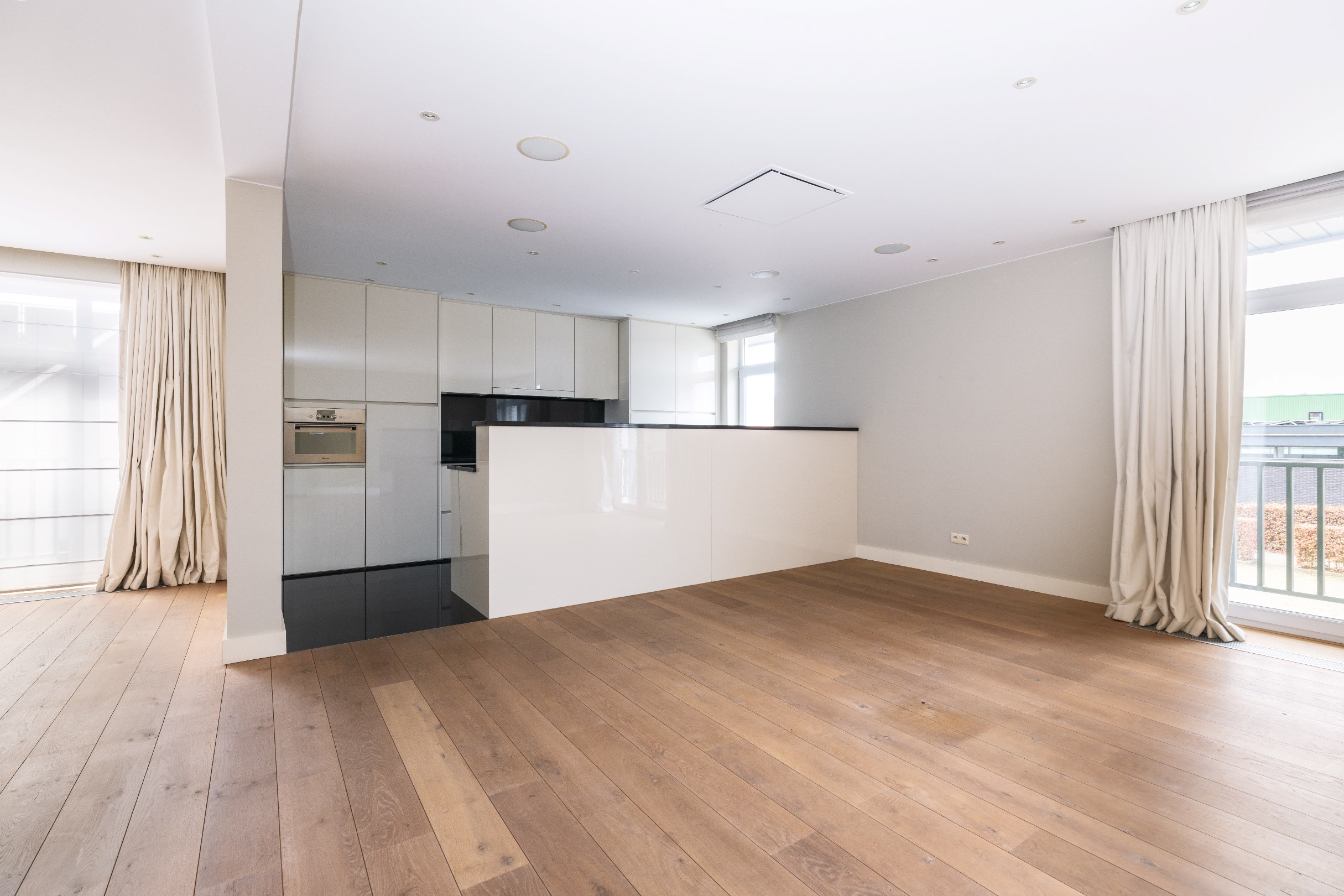 Topklasse appartement van ca 160m² op de 1ste verdieping met 2 slaapkamers en ondergrondse staanplaats - foto 4