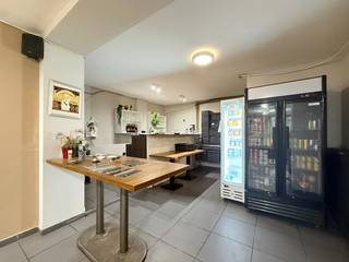 Cherchez-vous un établissement de restauration bien situé autour de Louvain? Alors, cet espace d'environ 160 m² dans la rue Onze-Lieve-Vrouwstraat...