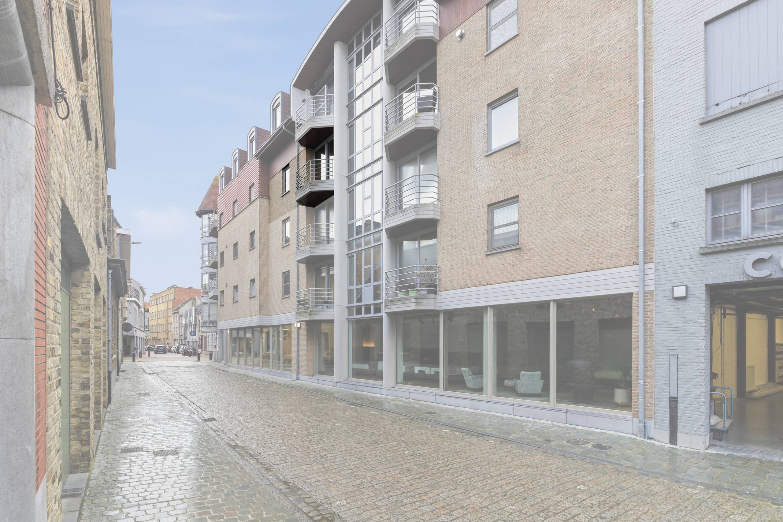 Kopen: op te frissen appartement met 2 slaapkamers in Veurne - foto 3