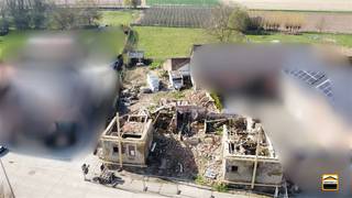 Uitzonderlijk perceel met momenteel de restanten van een voormalige hoevetje De hoeve ligt in puin en de goedgekeurde bouwplannen voor de restauratie...