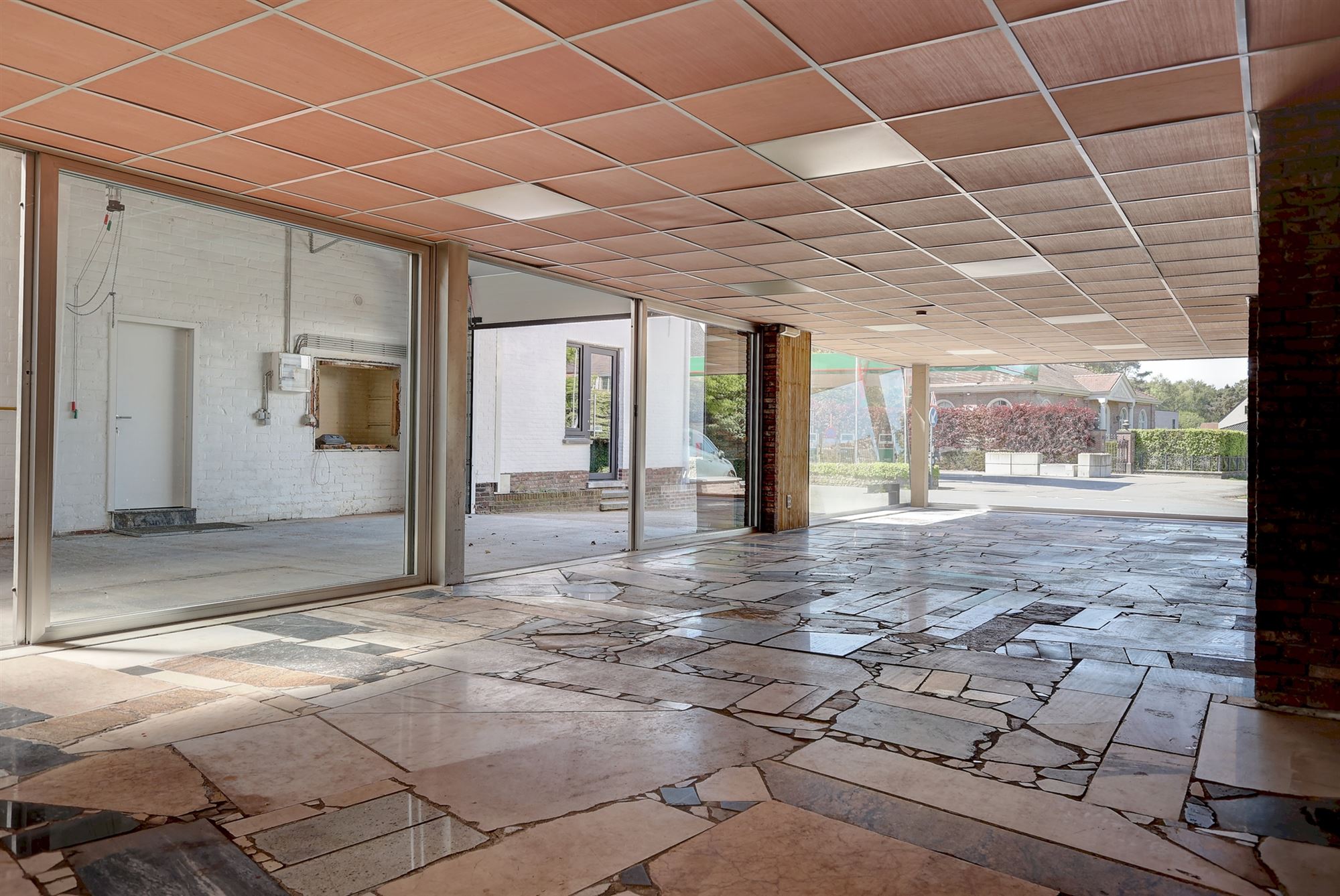 Commerce avec appartement - photo 5
