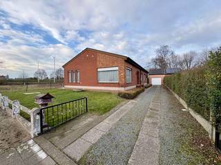 Deze degelijke en goed onderhouden open bebouwing is gelegen nabij het bruisende centrum van Ertvelde met zijn verschillende winkels,...