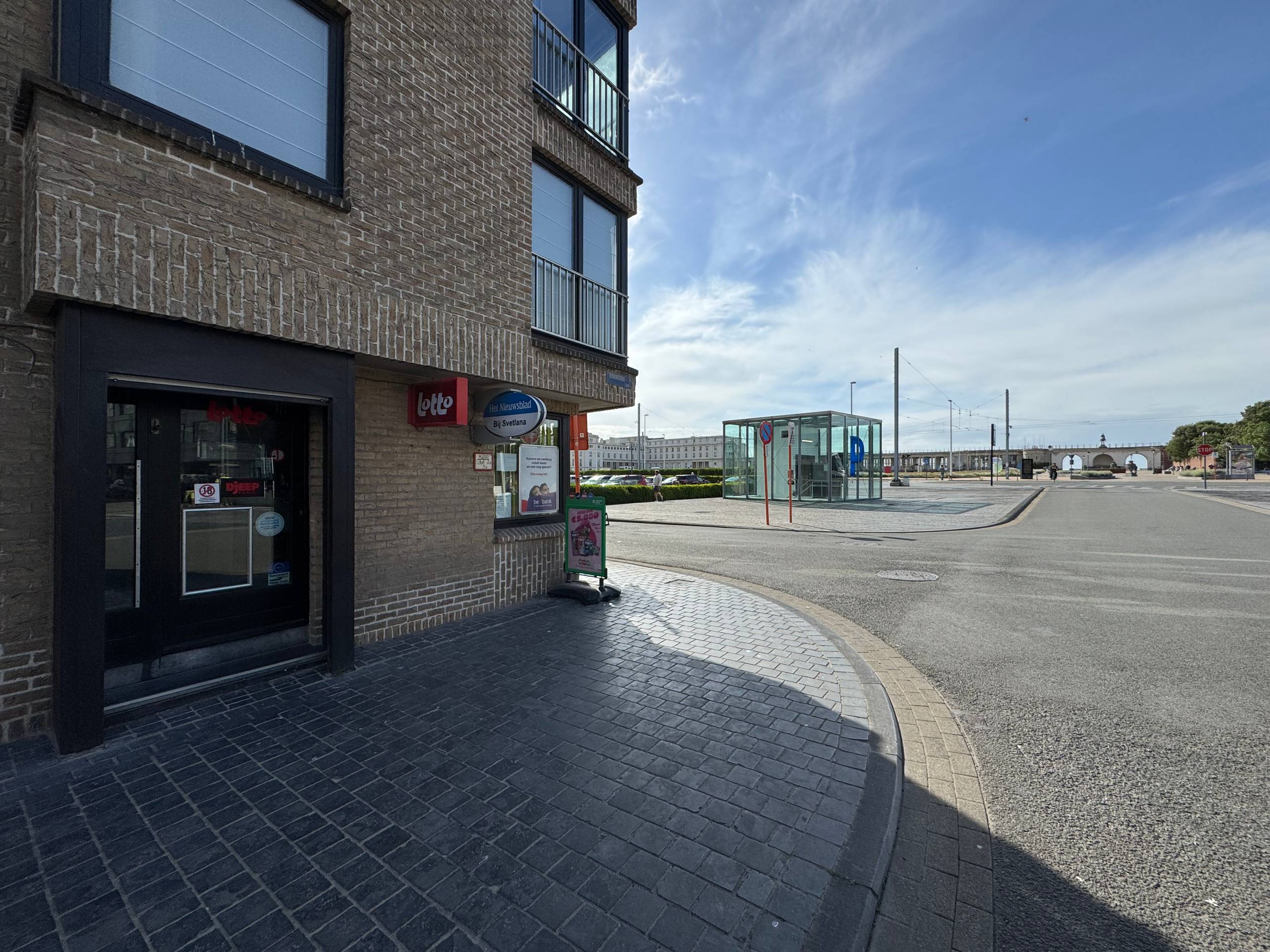 Handelsgelijkvloers 35m² met aankoop inboedel - foto 3