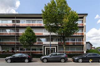 Nieuwdreef 134 (3e verd.) - Merksem Verzorgd appartement (89 m²) met 3 slaapkamers, autostaanplaats en terras (5 m²) in Merksem. In de Nieuwdreef...