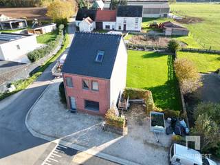 Instapklare, gerenoveerde gezinswoning met zonnige tuin en parking in Schaffen!Droom je van wonen op een groene locatie met alle comfort én een...