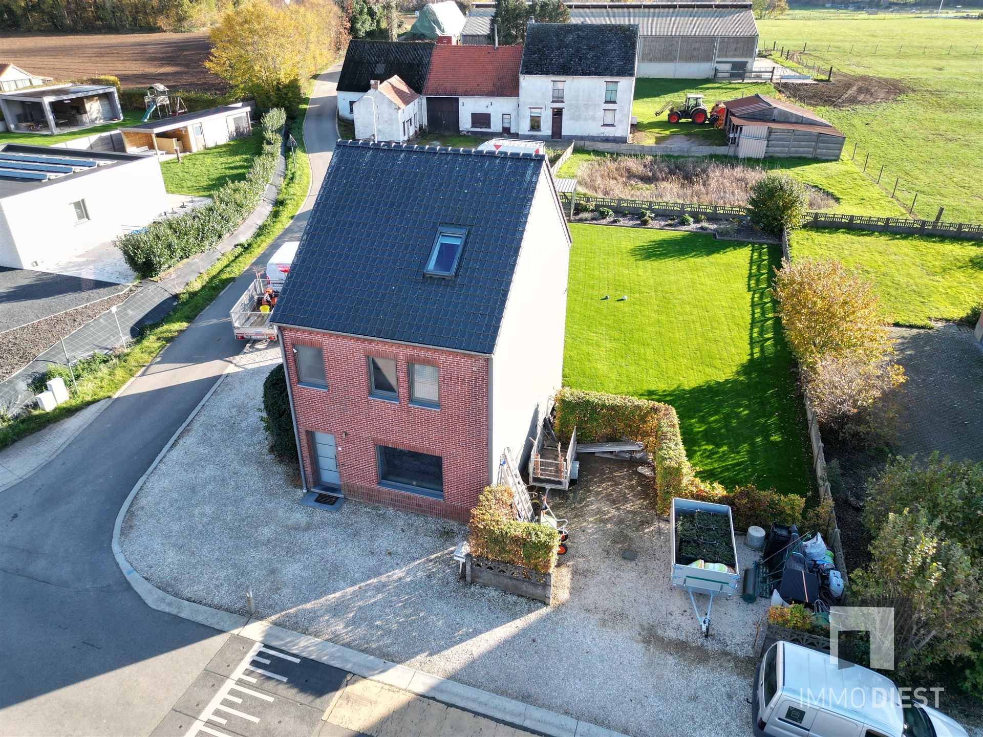 Instapklare woning met 3 slaapkamers en zonnige tuin - foto 1