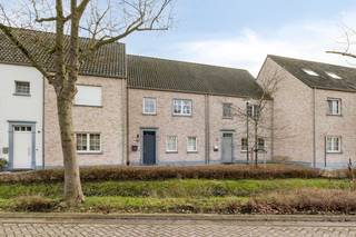 Op zoek naar een instapklare gezinswoning met 4 slaapkamers in Zwijndrecht? Ontdek dan deze prachtige woning in pastorijstijl en laat deze unieke...