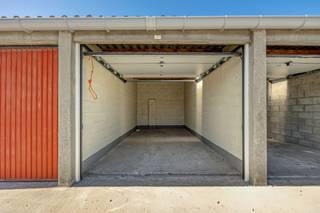 Actie: de eerste 2 maanden huurt u volledig gratis. In dit complex met vlot toegankelijke, gerenoveerde garages zijn verschillende garages te...