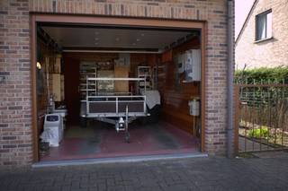 Mooie open bebouwing in een rustige en kindvriendelijke verkaveling. Deze instapklare woning beschikt over een inpandige garage, 2...