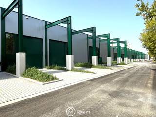 <span>KMO-unit van 256 m2 incl. 2 privé-parkeerplaatsen.<br />Meerdere oppervlaktes beschikbaar al dan niet met kantoren.<br />Contacteer ons voor een totaaloverzicht van de beschikbare units.<br /><br />RE I CORE<br /><br />De voormalige Recor-site wordt momenteel omgebouwd tot een van de meest duurzame bedrijvencampussen in Vlaanderen.<br />Hier bieden wij nieuwbouw KMO-units aan in verschillende oppervlaktes vanaf 256 m2 tot 622 m2. Het samenvoegen van meerdere units is mogelijk.<br />Ook meerdere units met kantoren beschikbaar. <br /><br />Deze unit nummer 8 heeft een oppervlakte van 256 m2 inclusief 2 privé-parkeerplaatsen.<br />De  geafficheerde prijs is excl. basispakket aan uitrustingen en excl. aansluiting warmtenet. Plaatsen zonnepanelen is optioneel.<br /><br />Door zijn ligging aan de E313 is de stad Hasselt vlot bereikbaar vanuit heel België.</span><br /><span>Transport van en naar Hasselt is daarom </span><span>op een eenvoudige manier te organiseren.</span><br /><span>Ook de ligging op relatief korte afstand van </span><span>de Nederlandse en Duitse grens is een groot </span><span>voordeel.</span><br /><br />Een oplossing voor uw bedrijf? Contacteer ons voor een bezoek ter plaatse.<br />Optie M vastgoed I carine@optie-m.be I 011/23 11 01 - 0478/41 58 70<br /><br /> 